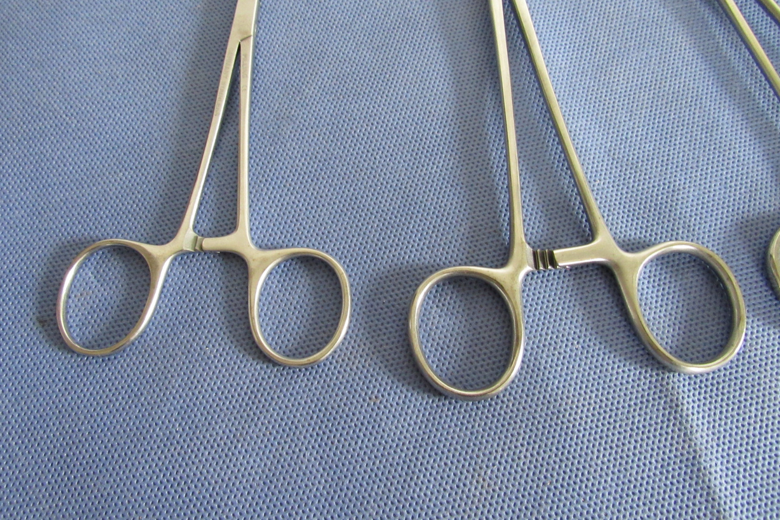 Lot of 4 Babcock Tissue Forceps Pilling & Unbranded (name faded) High Quality