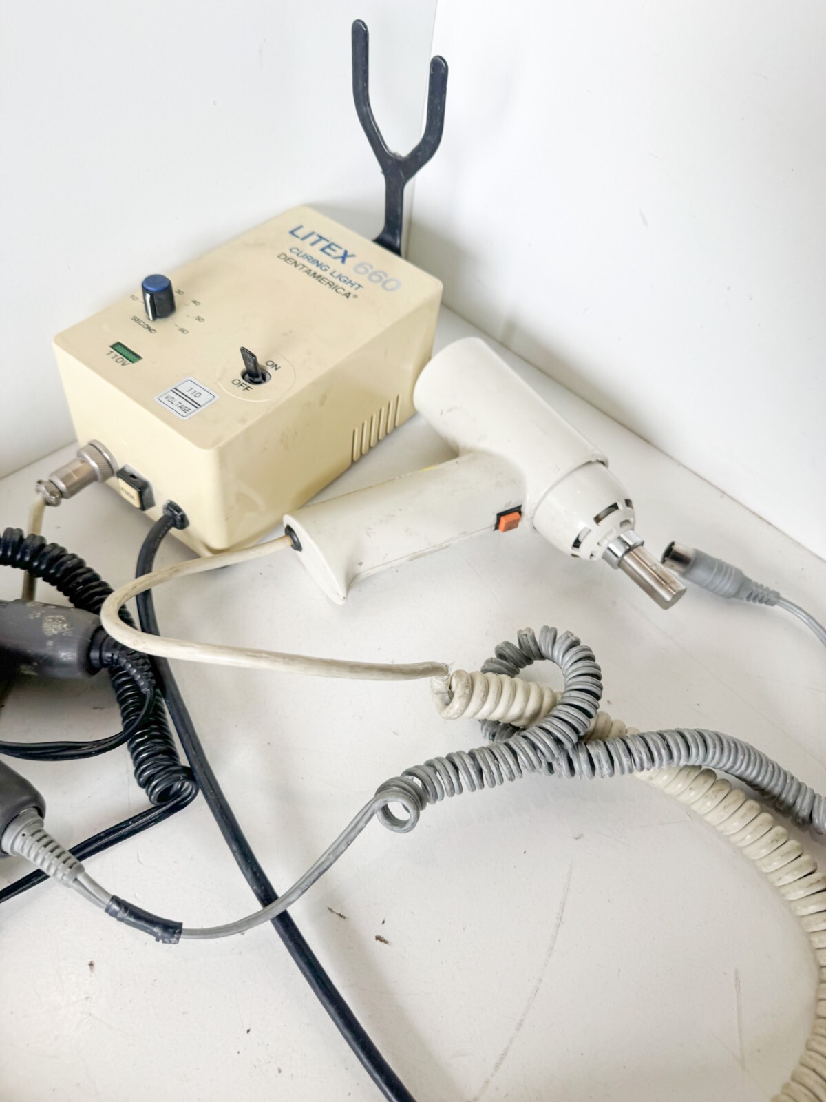 USED Litex 660 dental curing light Microlab 350 control, 2 tools, cables EL05