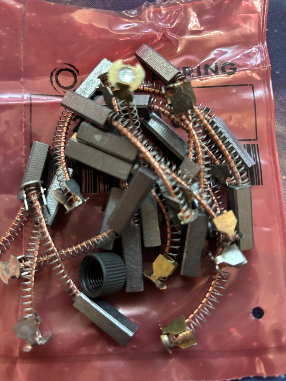 Siemens 3818154 slip ring Power Brushes , CT New OEM