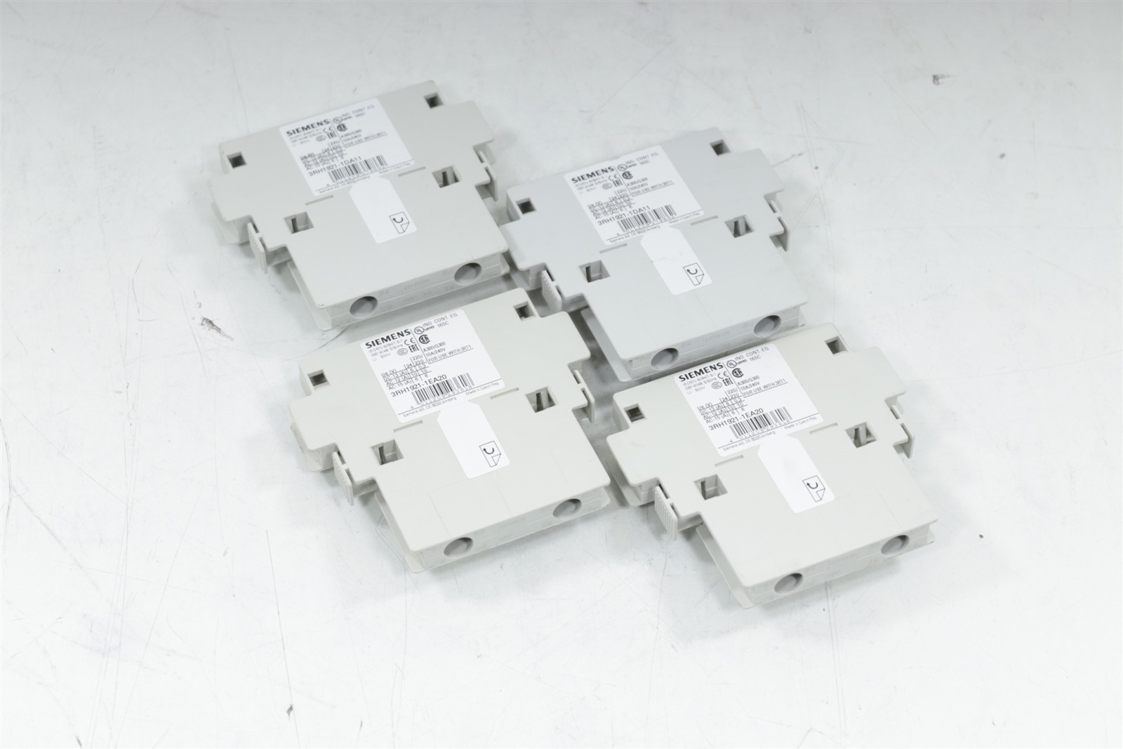 Siemens Axiom Artis Zee With Pure Set 4x Auxiliary Switches 3RH1921 1EA20 1DA11