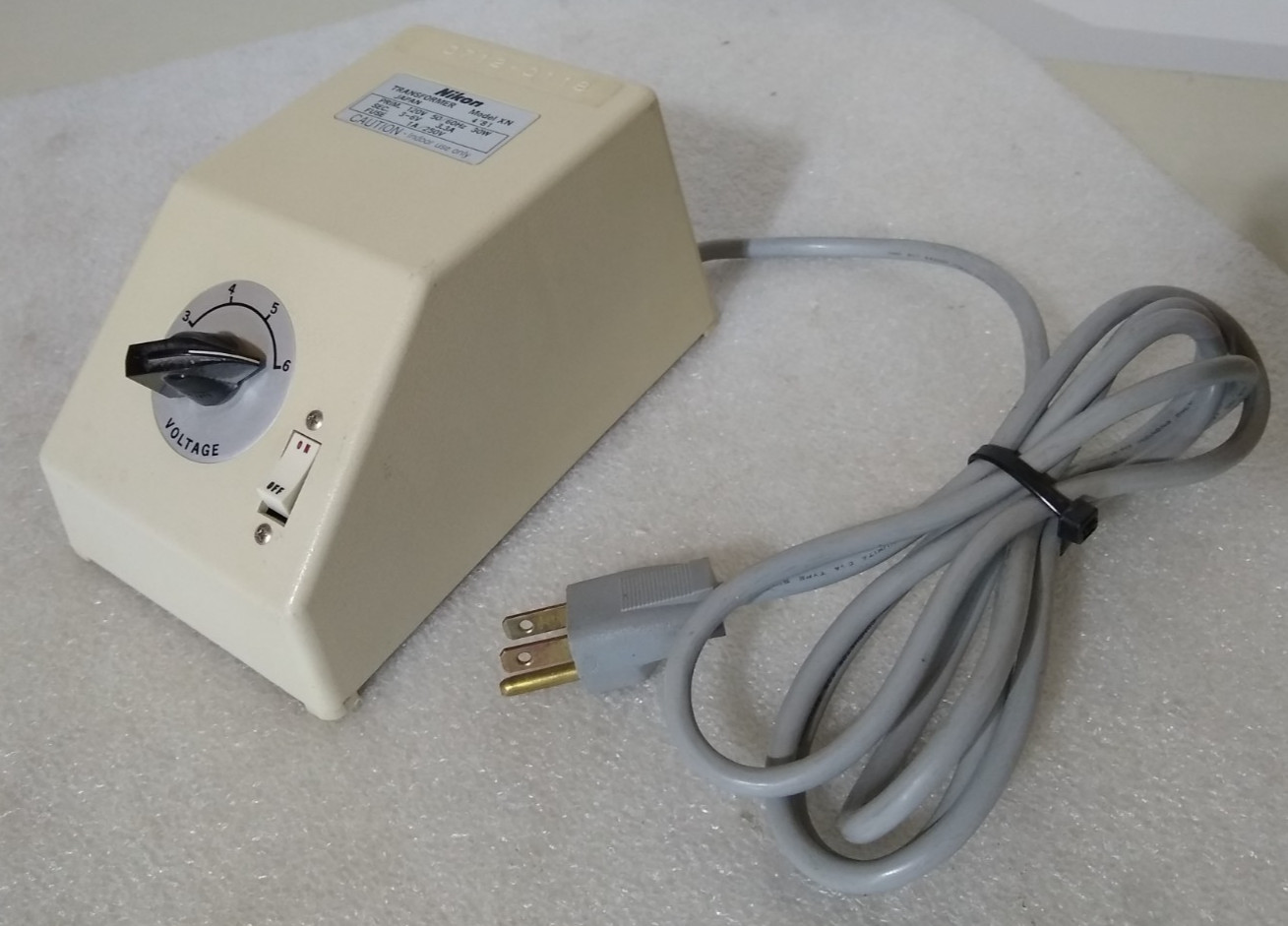 Nikon Transformer Model XN 30W 3-6V 3.3A Vintage ’81