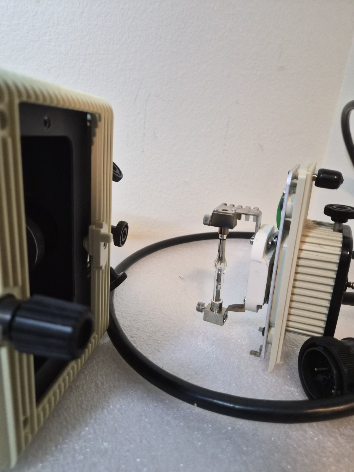Nikon C-SHG1 LH-M100CB-1 100W Mercury Lamp Power Supply Fluorescence Microscope
