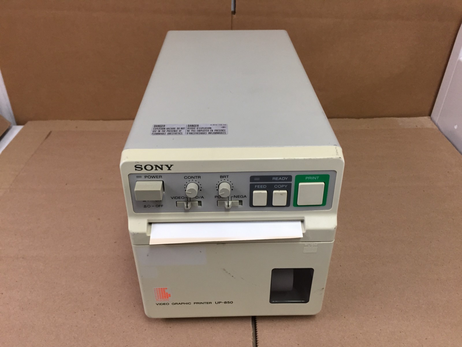 Sony UP-850 Video Graphic Printer Power on and Feed Tested