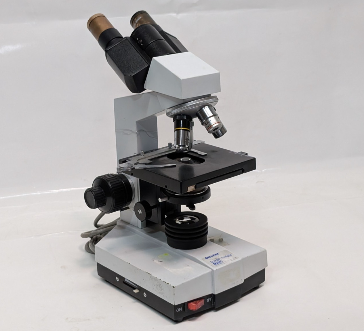 Baxter Scientific Products M3000 Binocular Compound Microscope w/ 4 Objectives