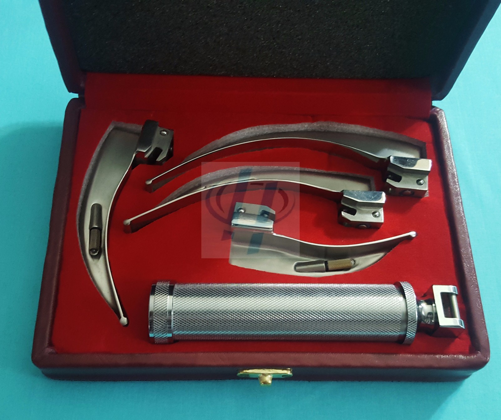 LARYNGOSCOPE MACINTOSH INTUBATION SET OF 4 BLADES AND ONE HANDLE EMT ANESTHESIA