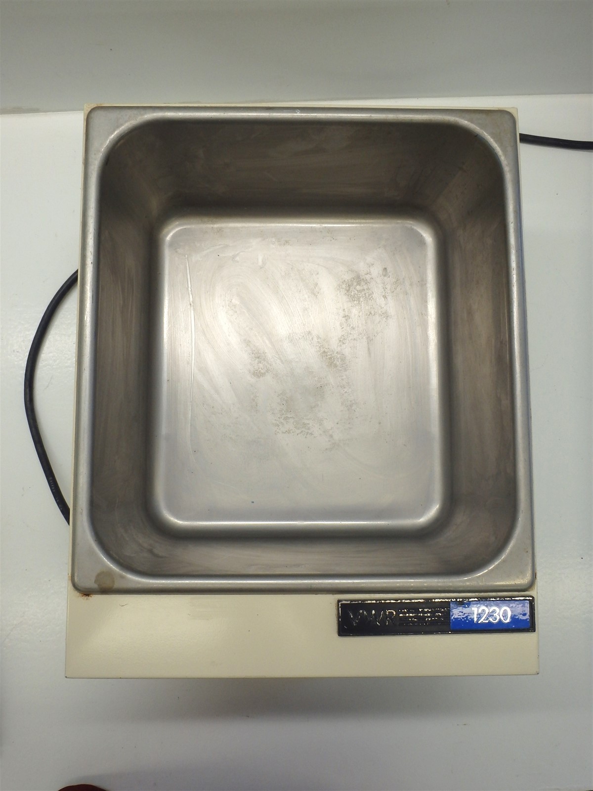 VWR Scientific Shel-Lab 1230 Heated Laboratory Water Bath