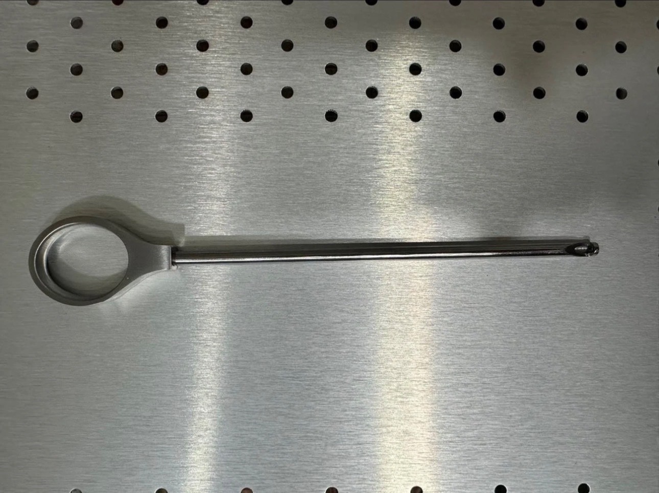 Arthrex AR-1305 Single Hole Knot Pusher Closed End w/ Thumb Ring 8.25,