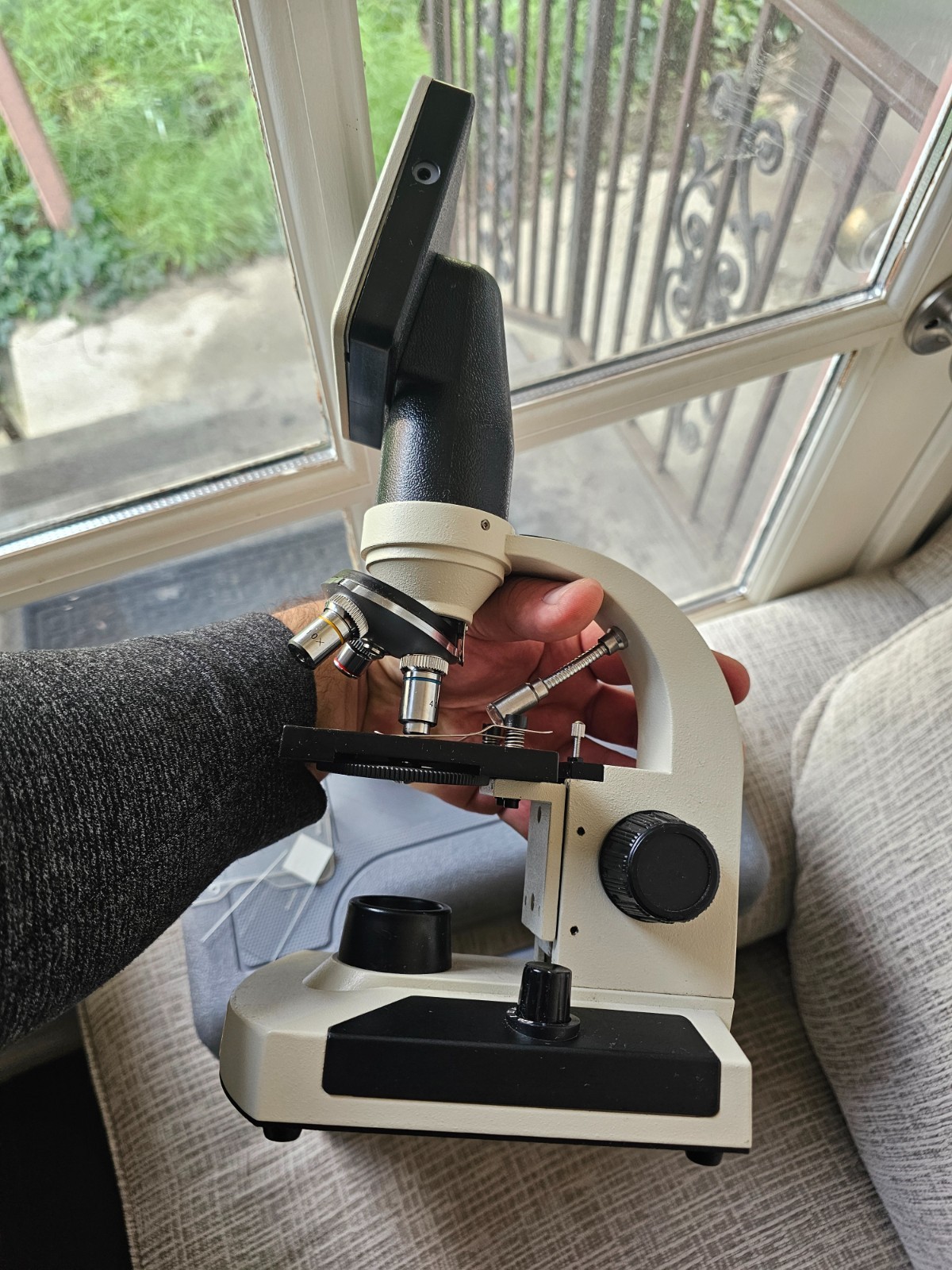 Motic Ecoline Advanced Digital Microscope Nice Lenses, Camera, 3.5″ LCD Screen