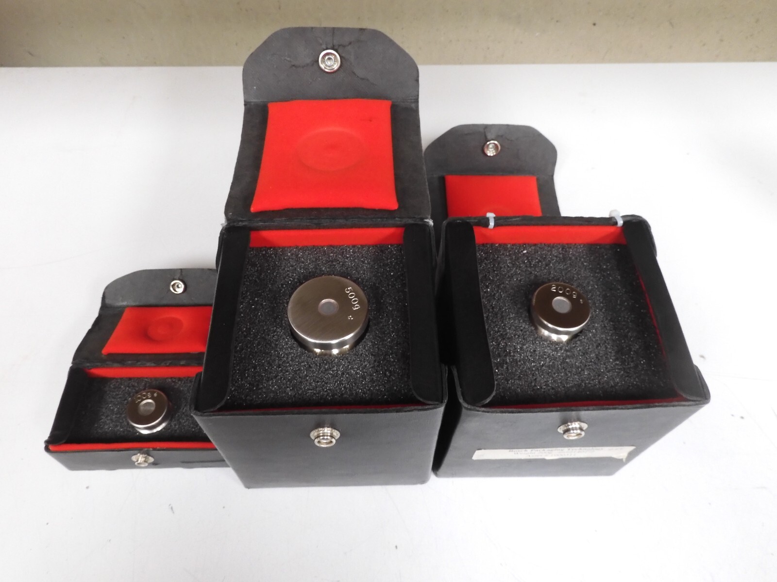 Unknown Mfg. precision weights – 100g, 200g, 500g – QA11