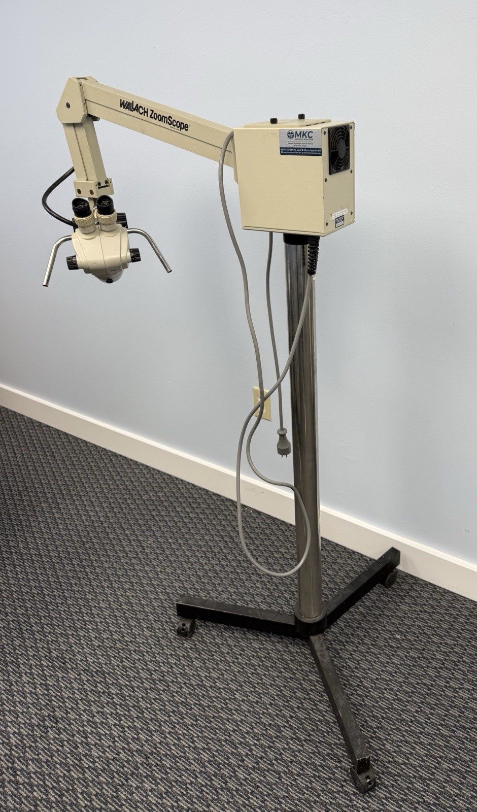Wallach Zoomscope WAS-669 Colposcope Nikon 152238 Optics Motor Turns On +Stand