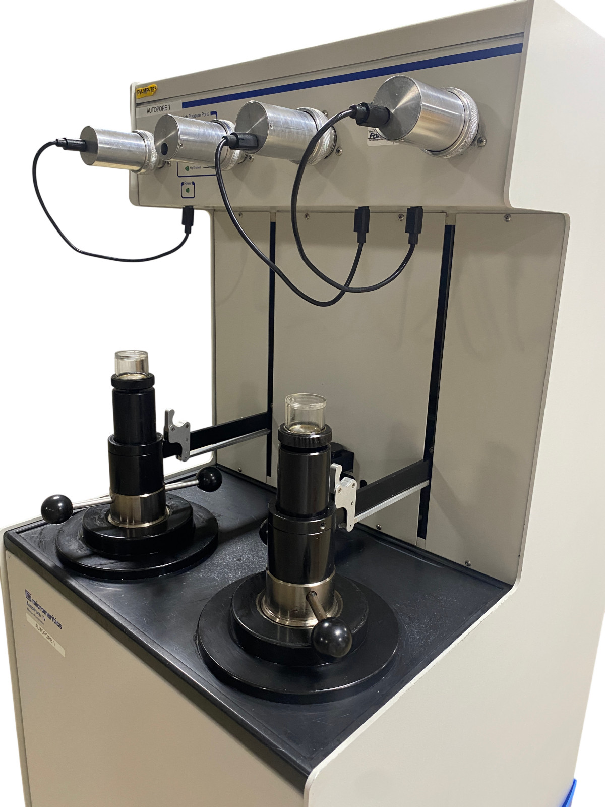 Micromeritics AutoPore IV 9520 Mercury Porosimeter 14,414 Chamber Cycles