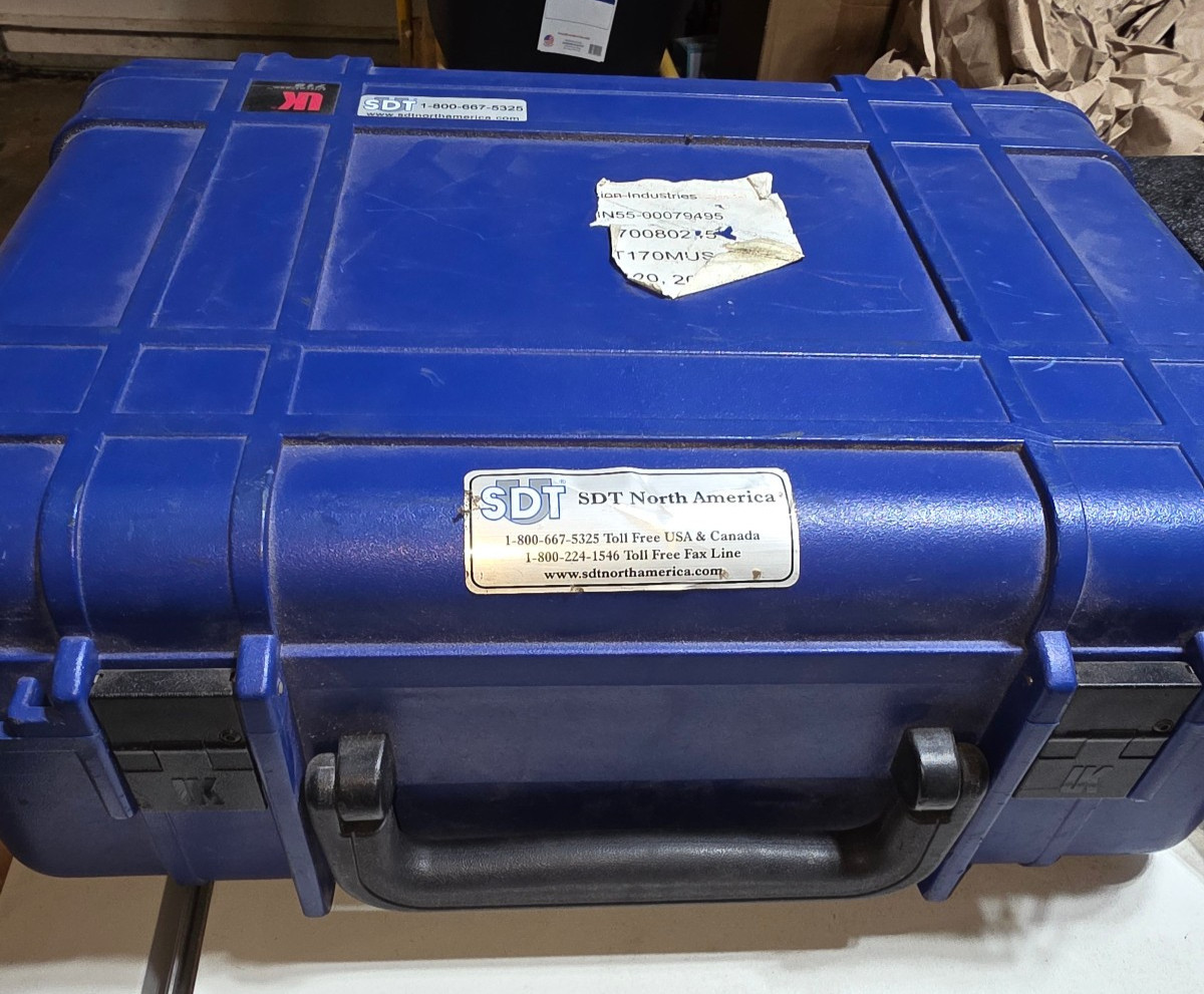 SDT 170 Ultrasonic Leak Detector Analyzer in case with cables and sense tips