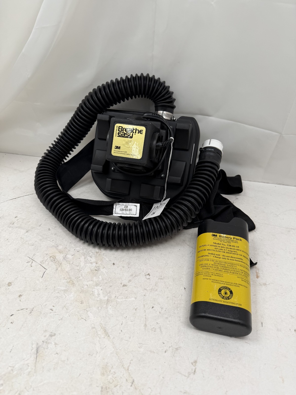 3M Breathe Easy Turbo Respirator 520-15-00 with Battery Free Shipping Warranty