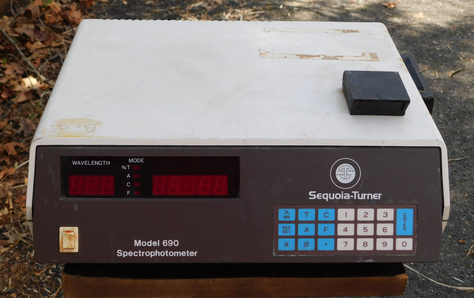 690 Spectrophotometer Sequoia Turner **Guaranteed 60 Days**