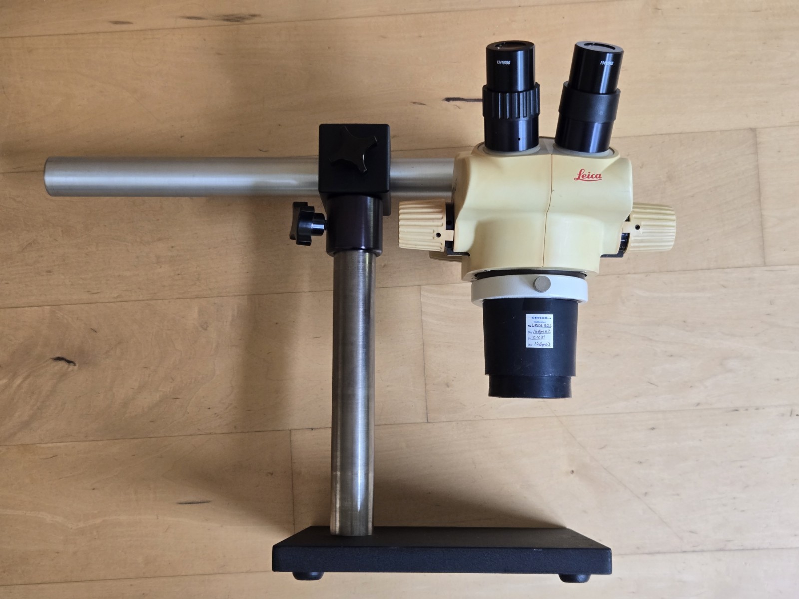 Leica GZ6 stereo microscope with Weighted Boom Stand