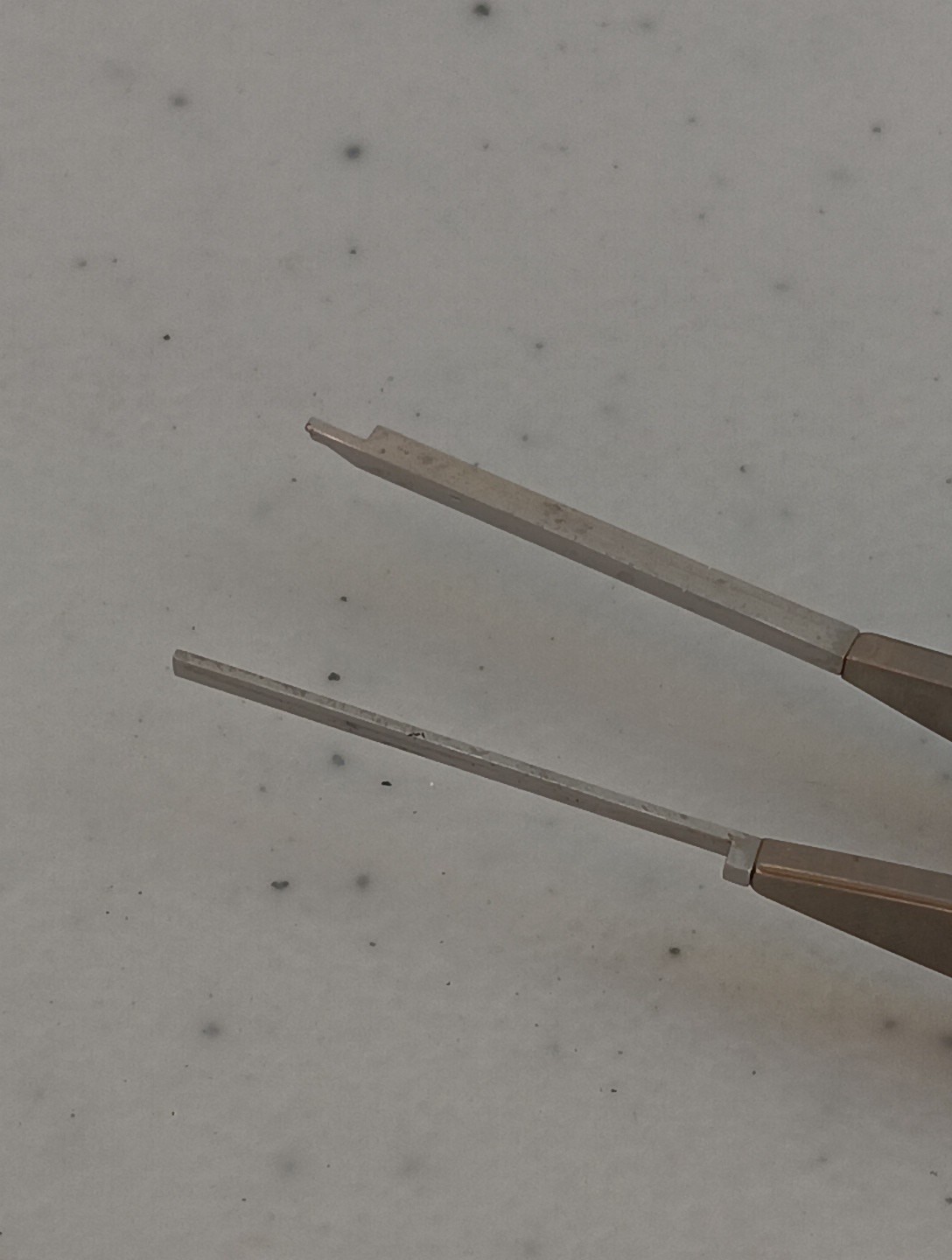 Alcon 560.01 Monarch Loading II Straight Smooth Jaw Forceps Lot F63052