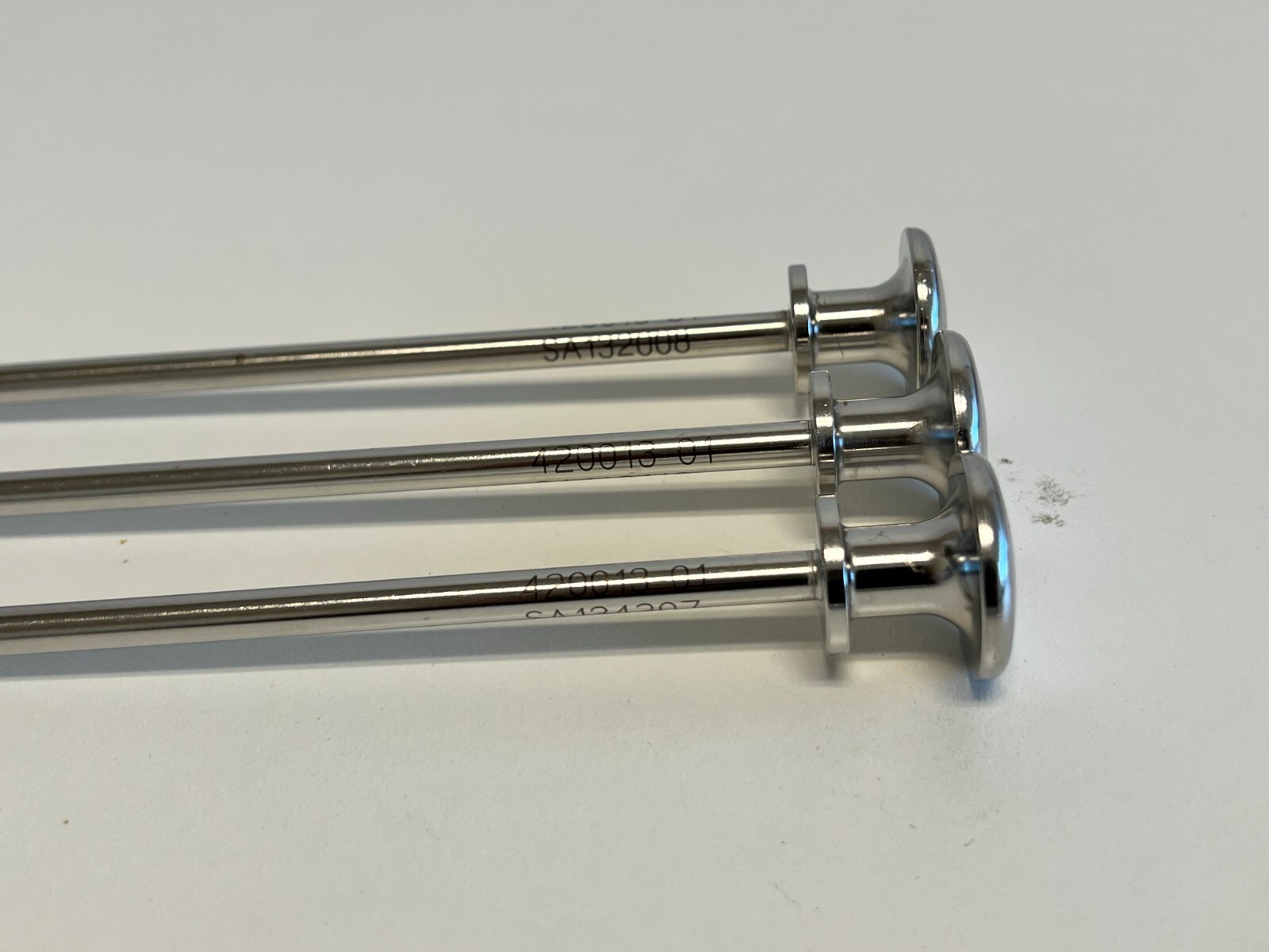 L19: Lot of 3 Da Vinci 420013-01 Surgical Instrument