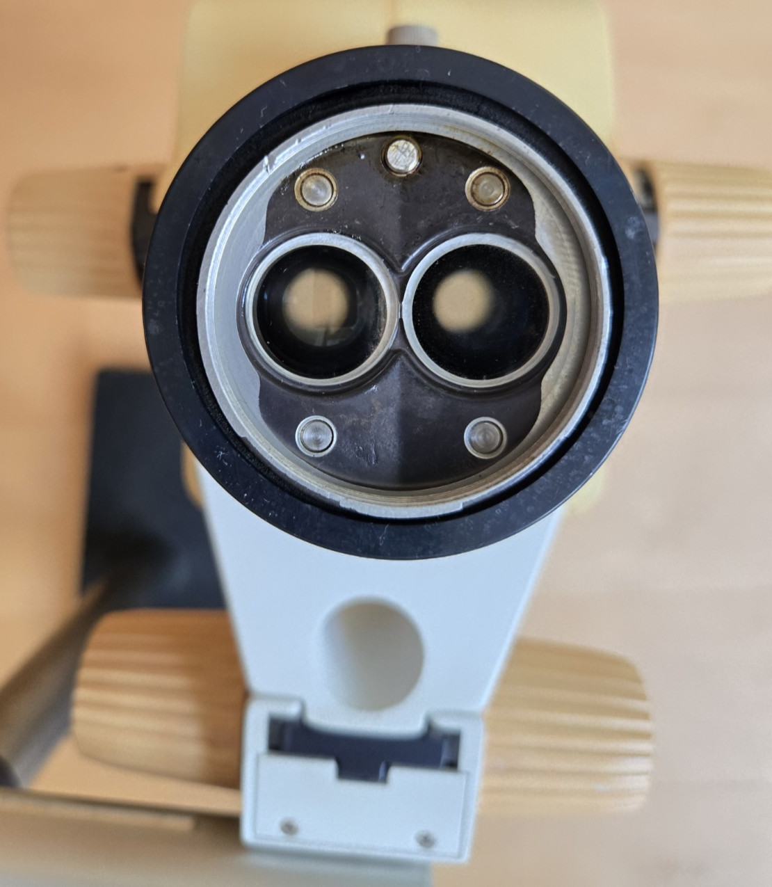 Leica GZ6 stereo microscope with Weighted Boom Stand
