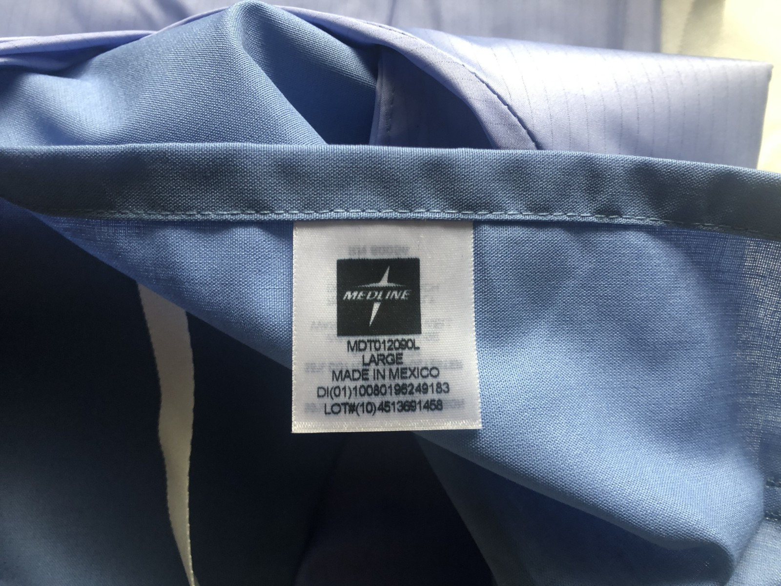 SURGEON’S GOWNS. L-1.MEDLINE, LARGE BARRIER REUSABLE, NEW.BOX OF 10