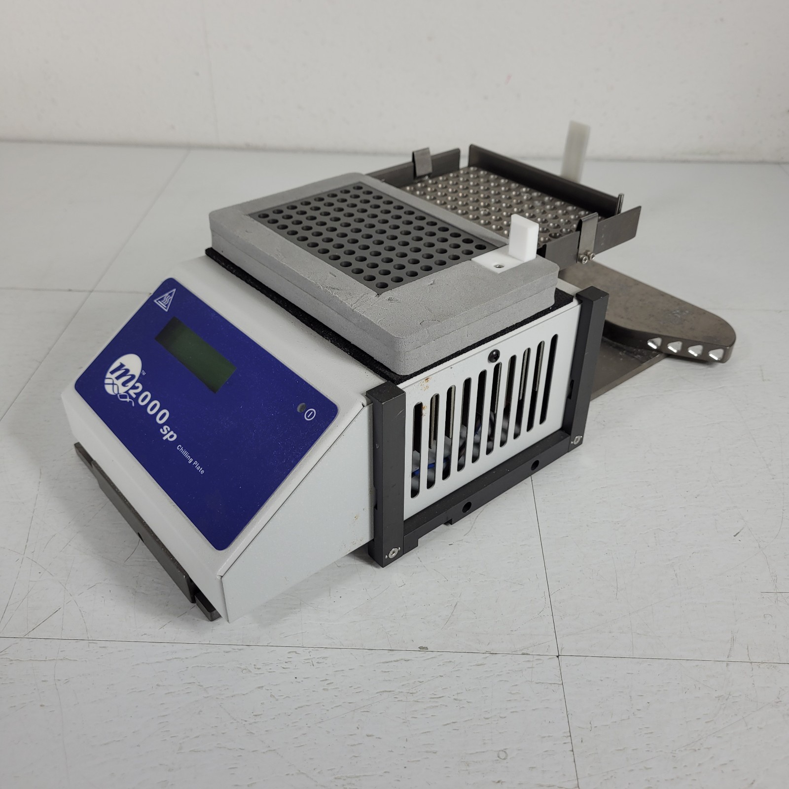 TESTED Abbott M2000SP Chilling Hot Plate 12VDC -10 to +100 Degree C 96 Vial Tray