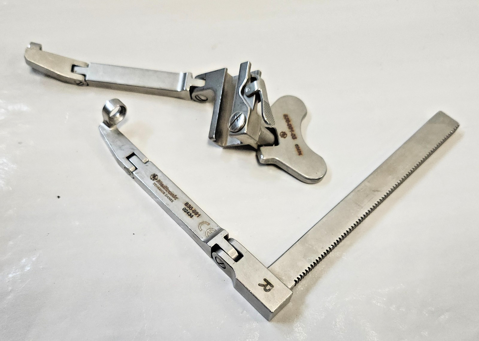 Medtronic Ringed Distractor Right # 836-991 -Cpix4info
