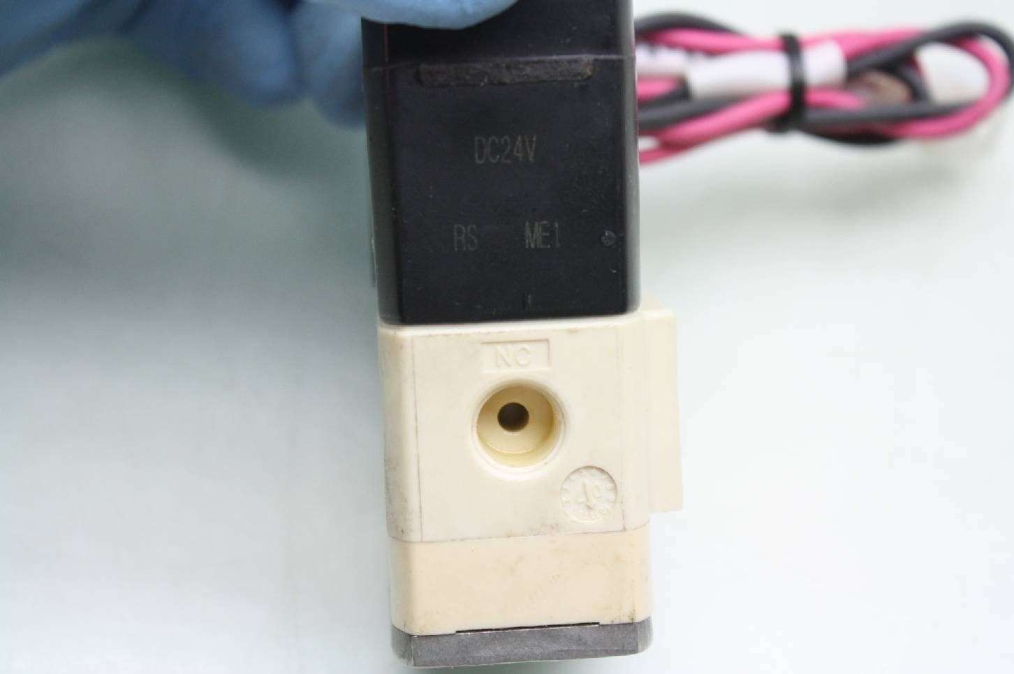 CKD MEG2-6-DC24V Solenoid Valve / 3mm Orifice / 3 Port / 24V DC / 1/8″ Rc Port