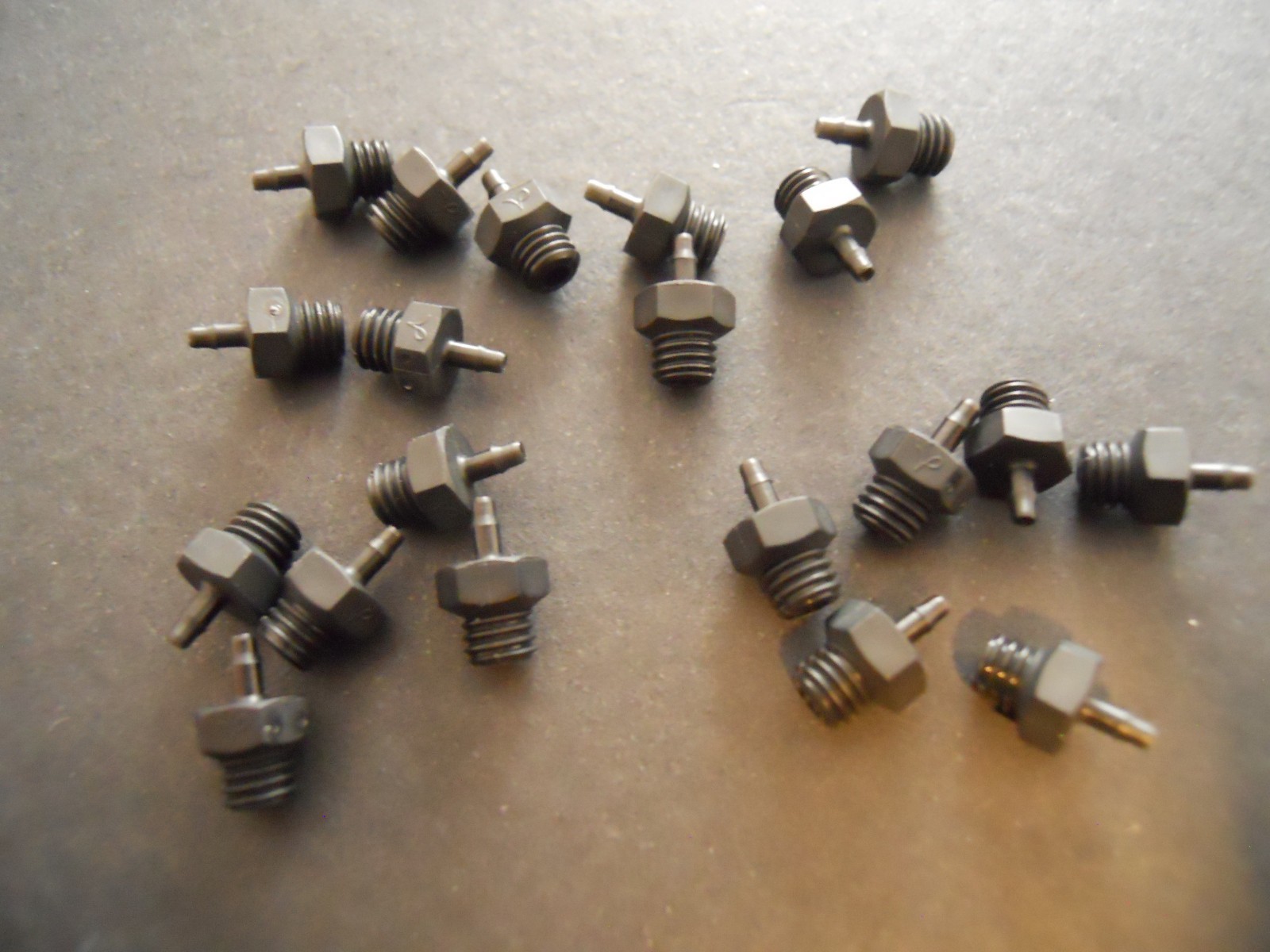 Lot of 20 Value Plastics Black Nylon Fittings 10-32 UNF to 1/16″ Barb P/N K410-2