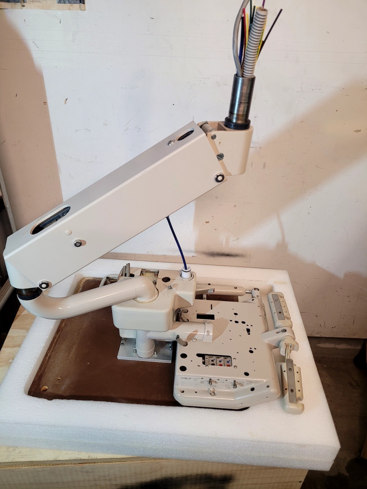 Adec 3171 Duo Dental Delivery Unit & Assistant’s Arm A-dec With Rheostat.