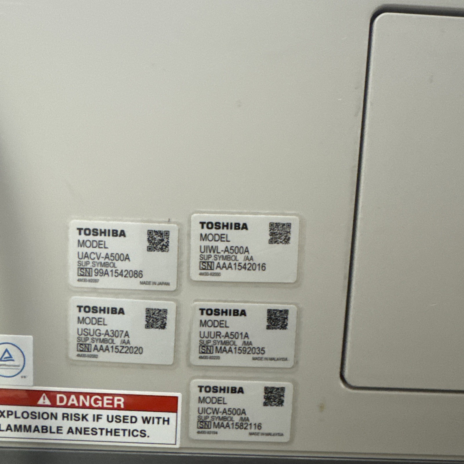 TOSHIBA APLIO 300CV Platinum Ultrasound 4 Probes PST-30BT PLT-704SBT PET-512MC