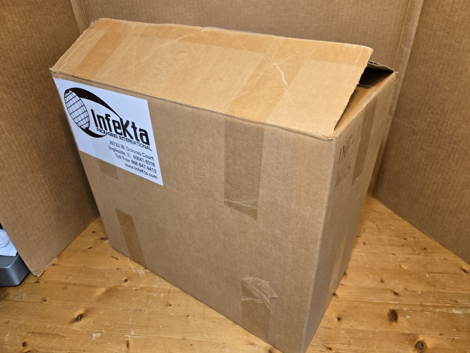 16 Plastic Sample Jars + Mailing Box Infekta Sample Mailing Containers NEW