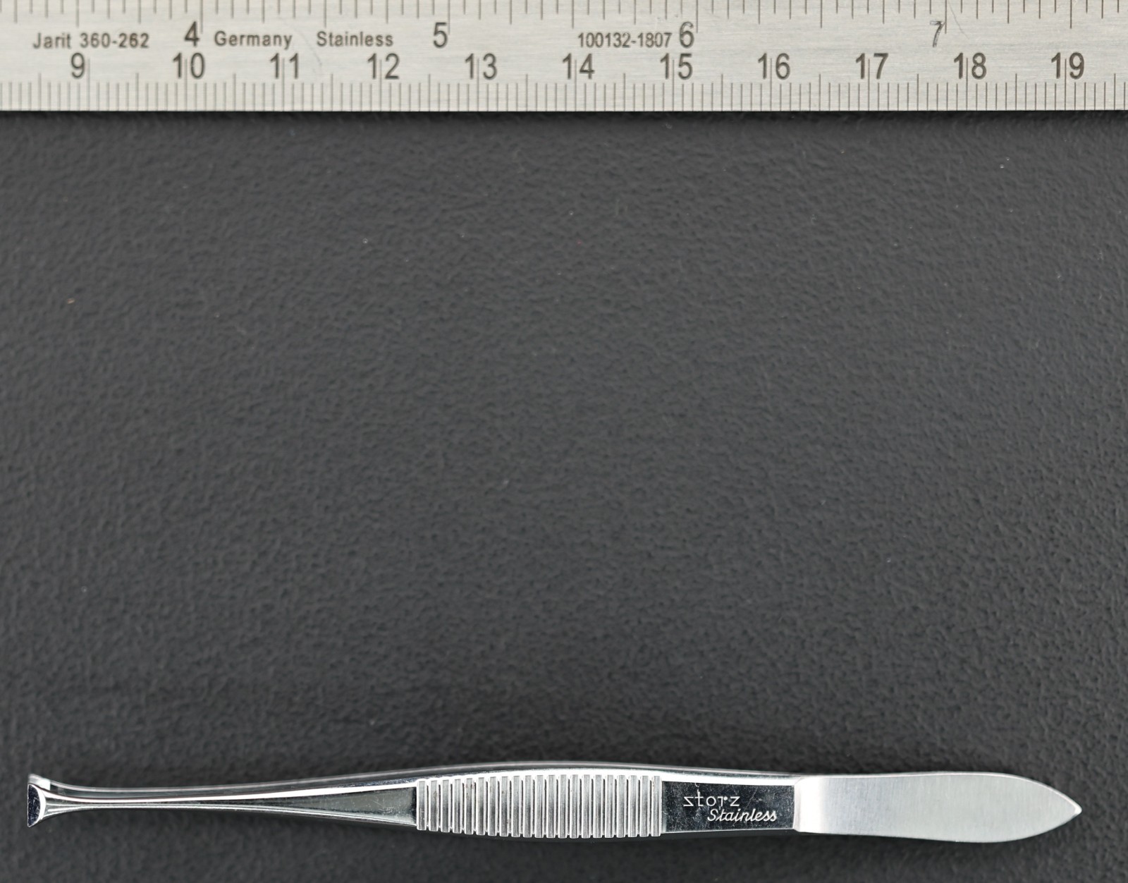 Storz E1562 Graefe Fixation Forceps, Wide 4.5mm 6×6 Teeth Jaws, 108mm (4.3″)