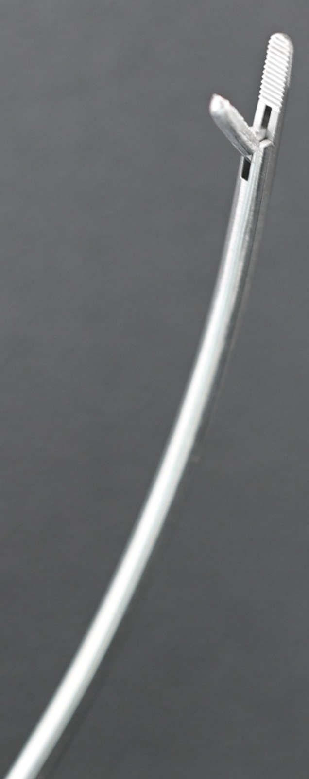 Jarit 270-185 Carroll Tendon Retriever, Serrated, 2mm x 9mm Jaws, Curved, 140mm