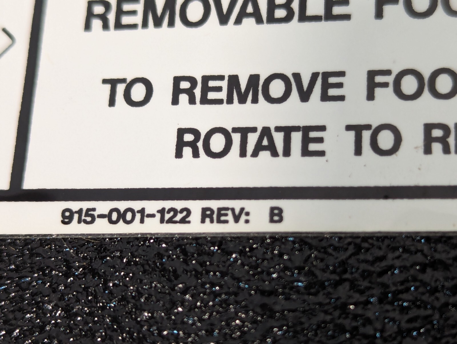 915-001-122 Rev B – Removable Foot Board  Footrest