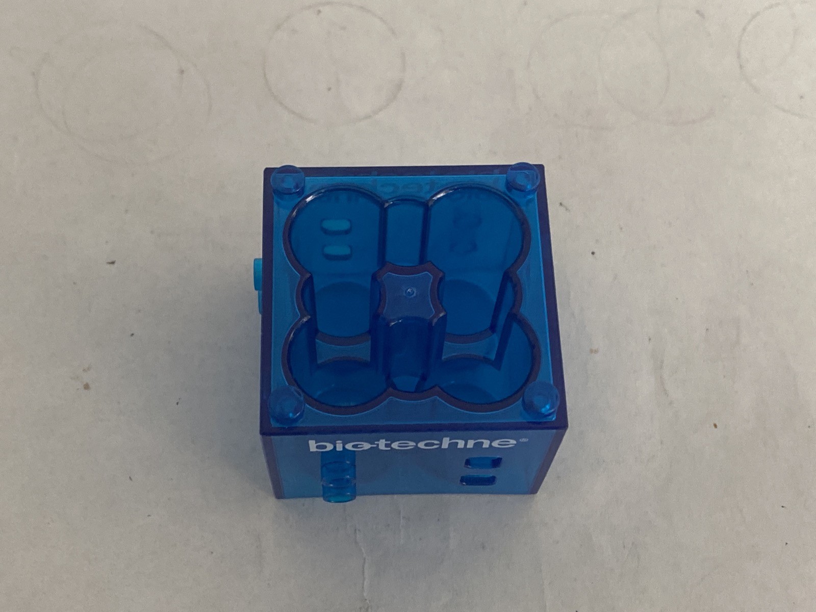 BIOTECHNE 4-Place Plastic Tube Holder Blue 14mm ID Holes 1-7/8” L x 1-7/8” W