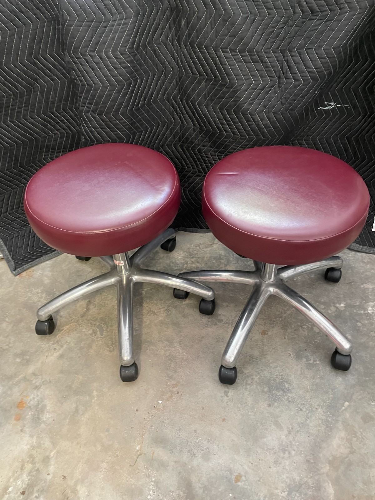 Winco 440 rolling medical physician stool