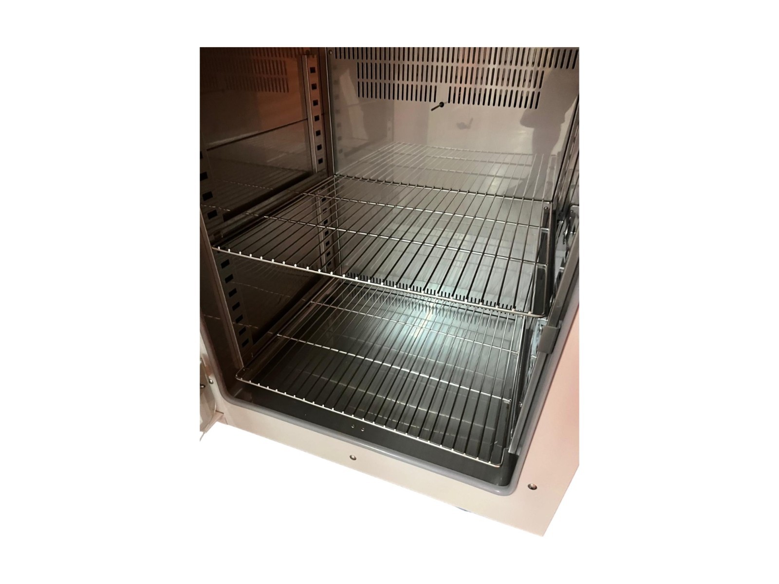 VWR Forced Air General Incubator VWR 414005-124. Used 2 months 60 days warranty