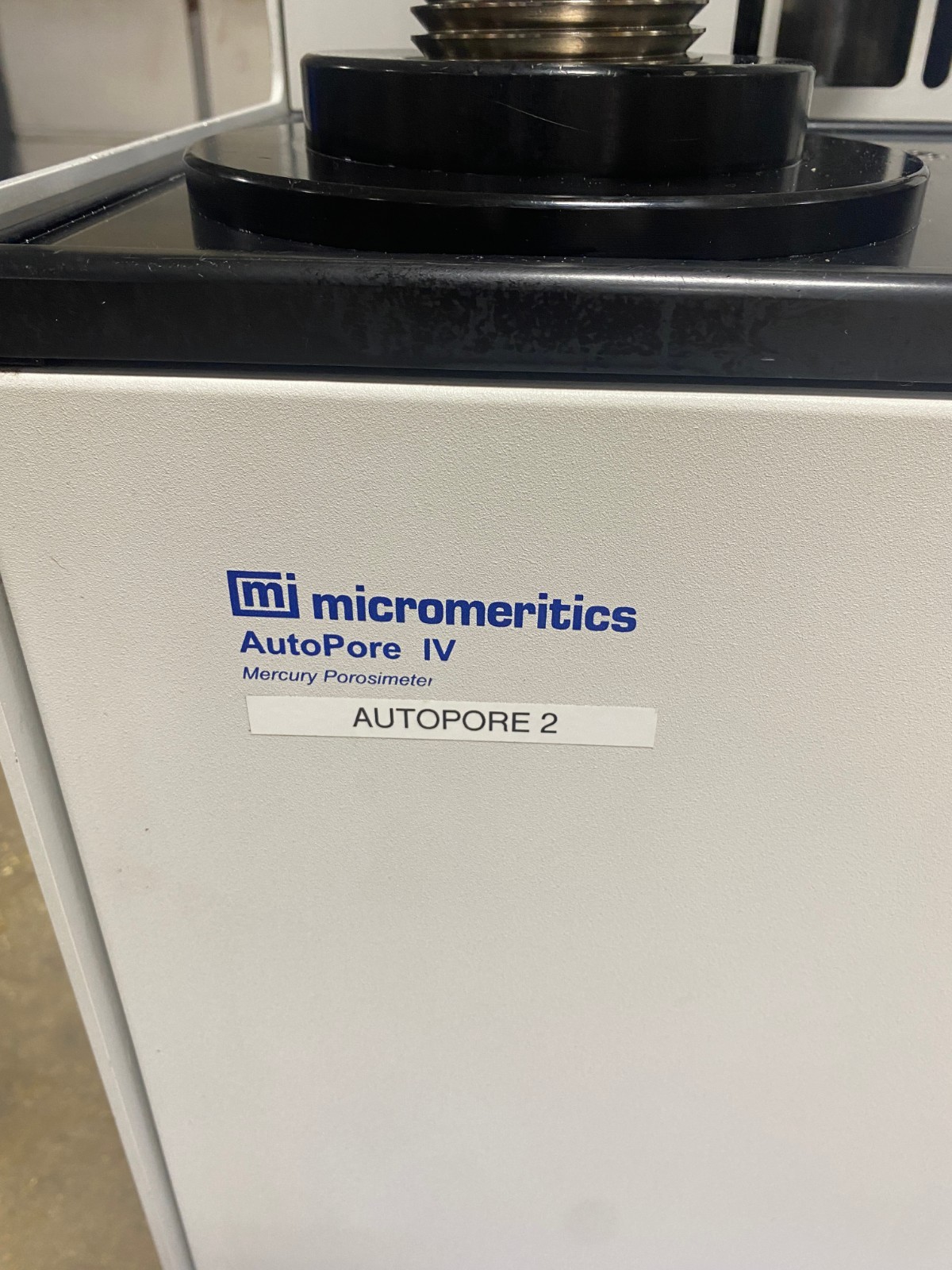 Micromeritics AutoPore IV 9520 Mercury Porosimeter 16,026 Chamber Cycles