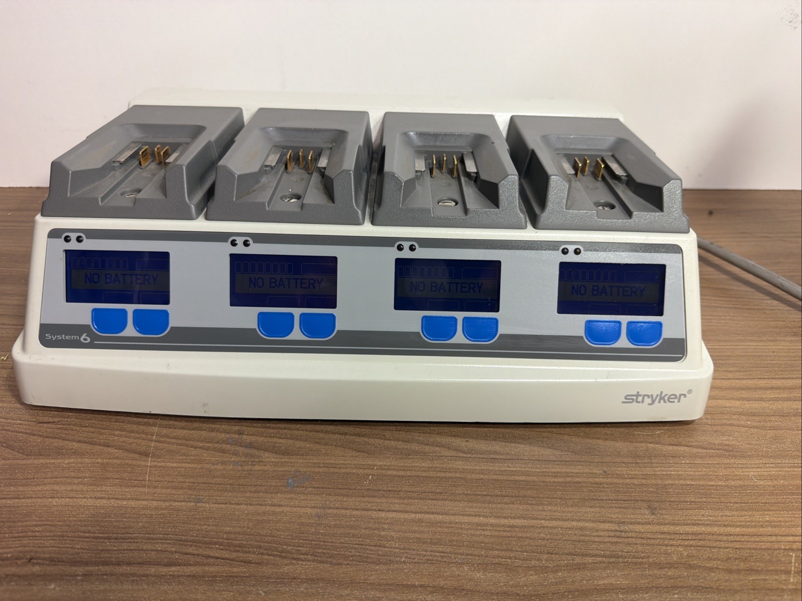 Stryker 6110-120 System 6 Battery Charger W/ 4 Charging Bays TESTED WARRANTY