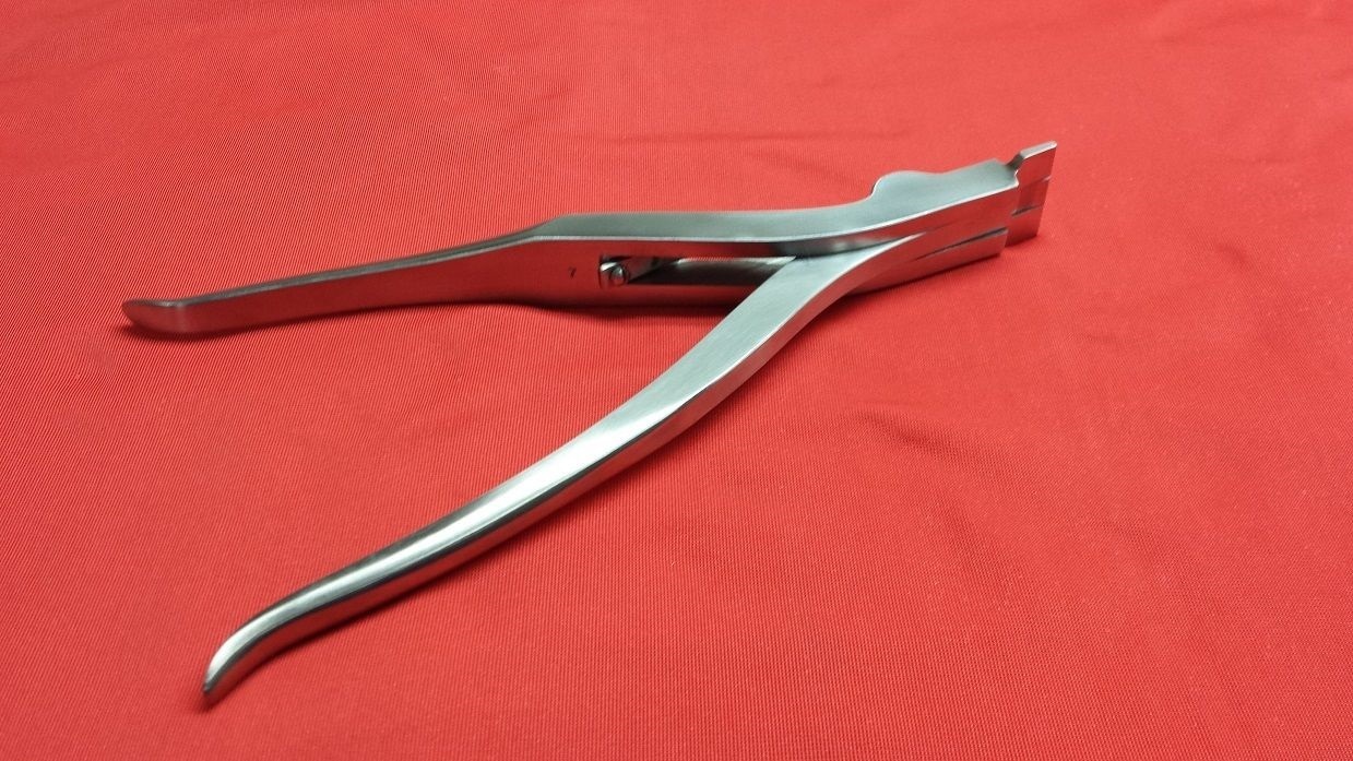 O.R GRADE THREE PRONG CAST SPREADER 9” SURGICAL ORTHOPEDIC BRAND NEW SATIN