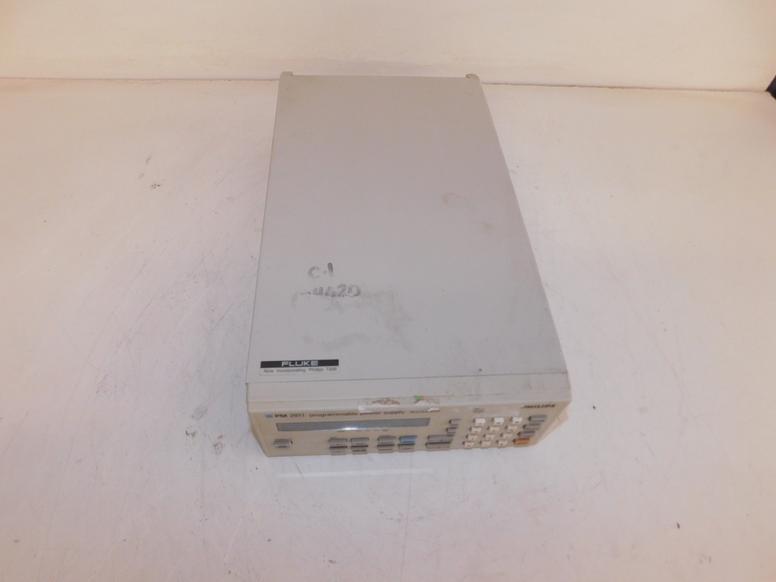 PHILIPS PM 2811 PROGRAMMABLE POWER SUPPLY 30V/10A/60W (LWP58)