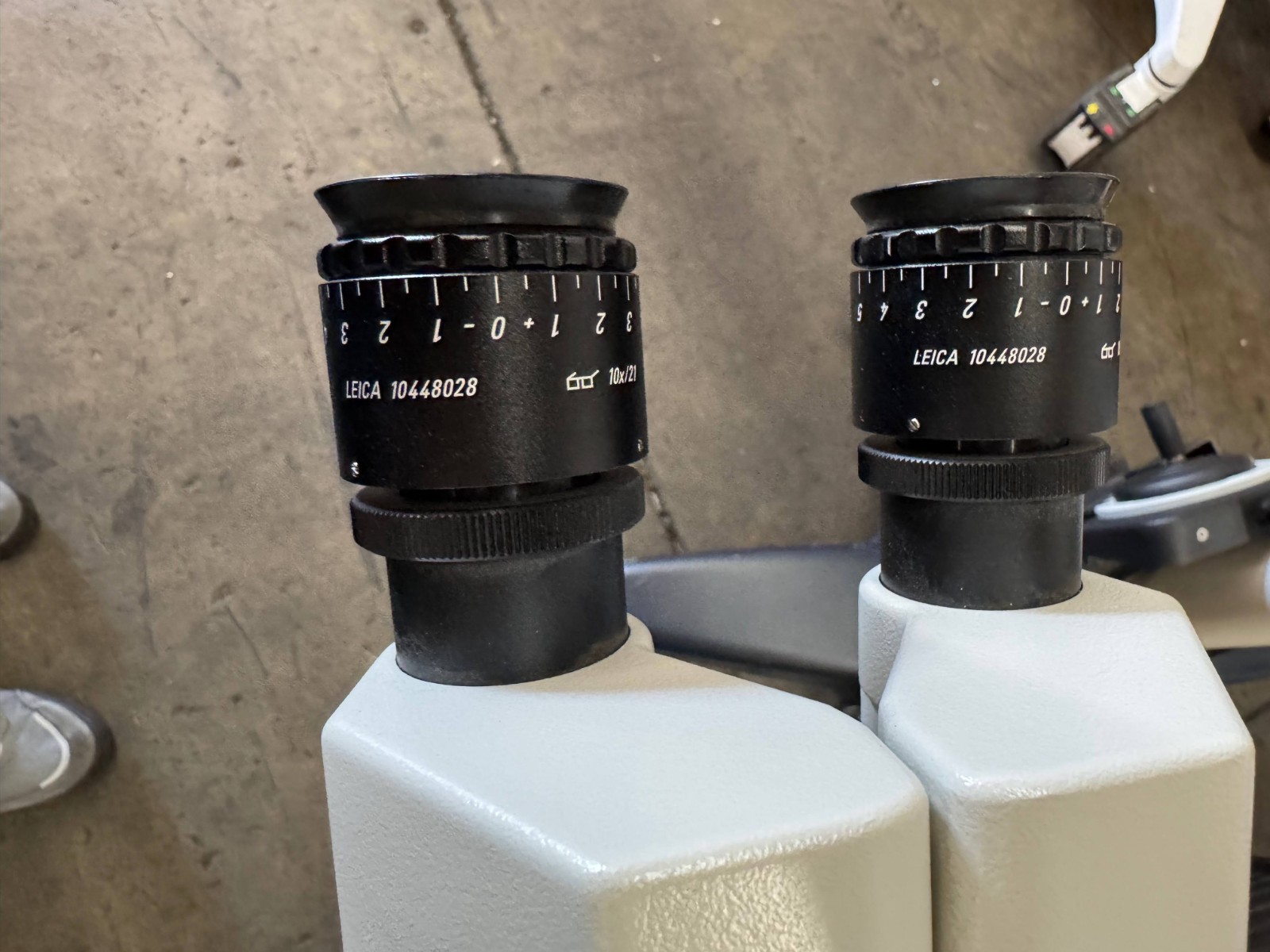 Leica M220 F12 Ophthalmic Surgical Microscope