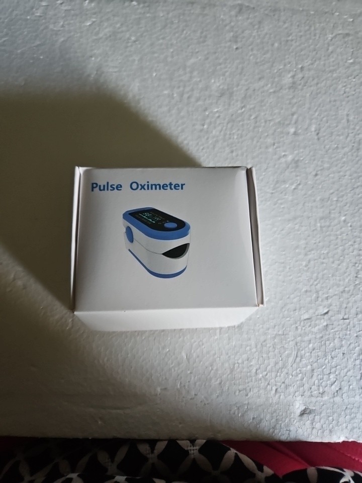 ?Pulse Oximeter Battery Included❤️