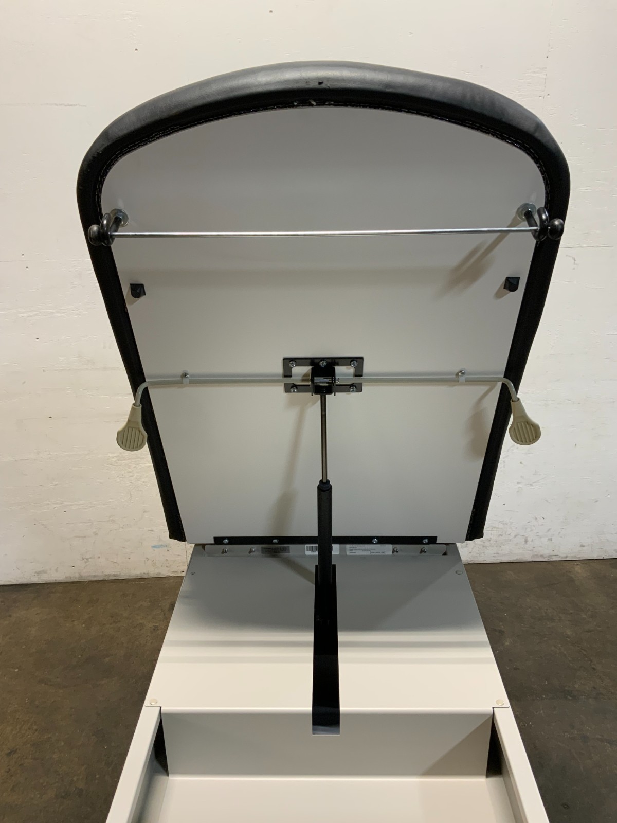 Brewer Company Examine Table Stool 5000 Medical Adjustable Access Doctors Office