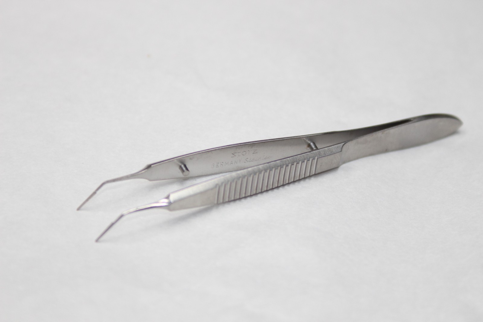 Storz E1815 AK Kelman-McPherson Tying Forceps Angled 45° 3.3″ Length