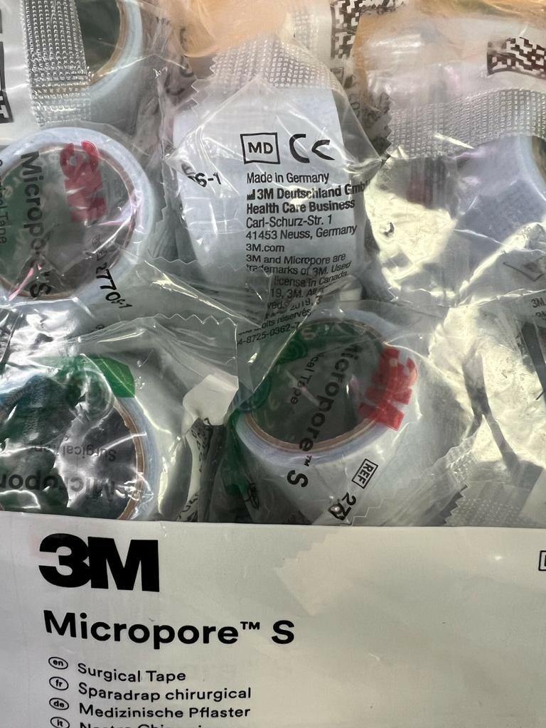 3M MICROPORE S REF 2770S-1. 1.0in x 1.5 YD. EXP. 2024/11. LOT OF 20