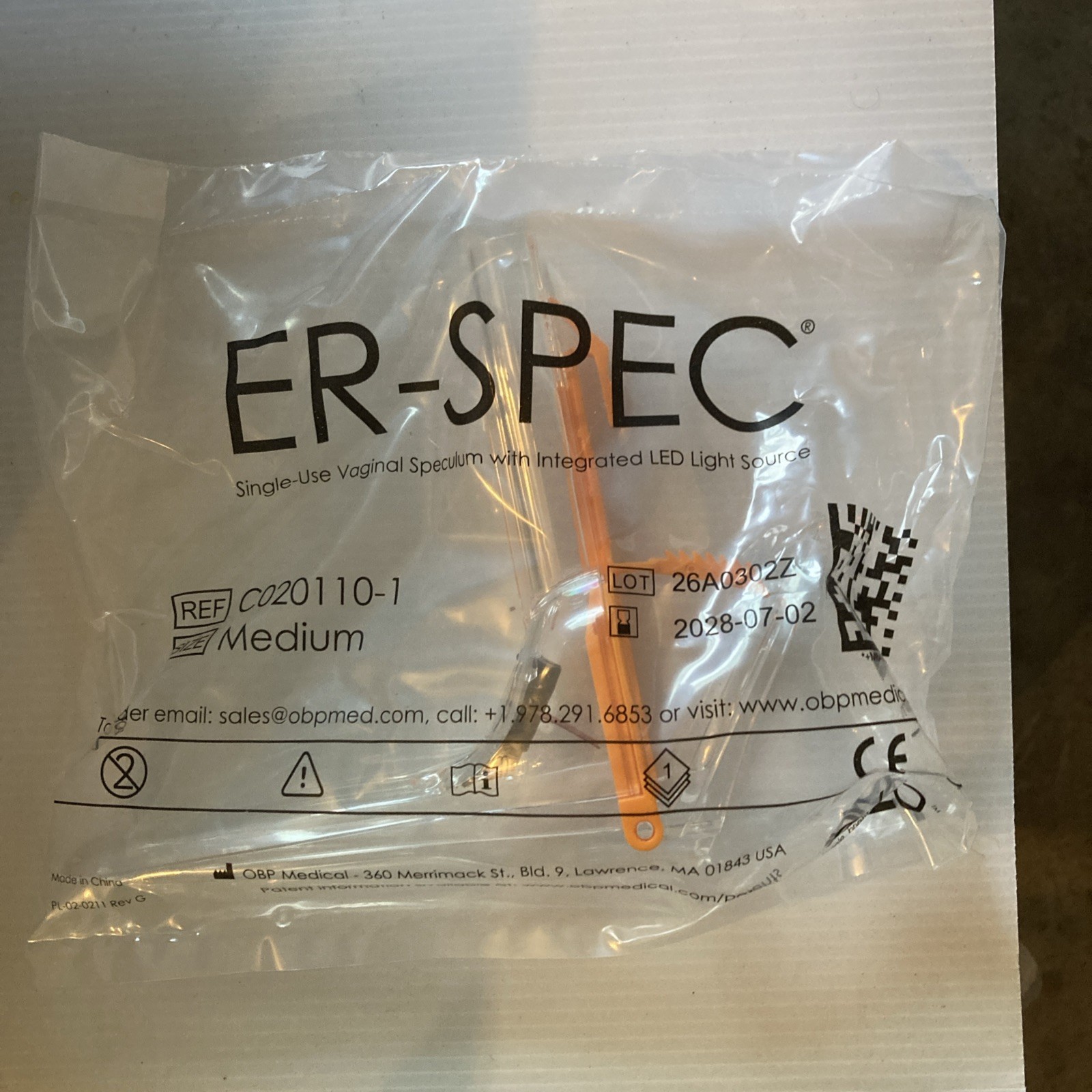 OBP ER-SPEC C020110-1 Medium Single Use Speculum Integrated LED Light Exp 2028
