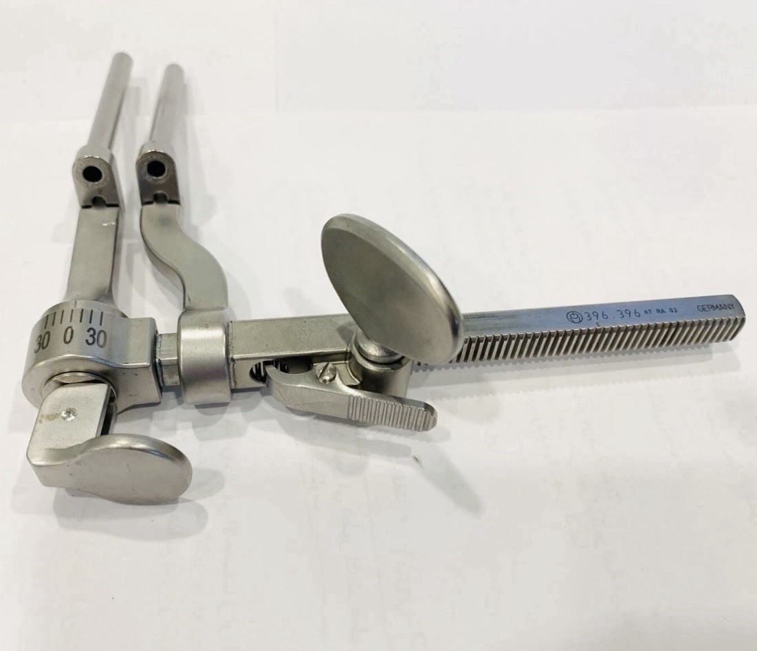 Adjustable Cervical Neuro Spine Distractor