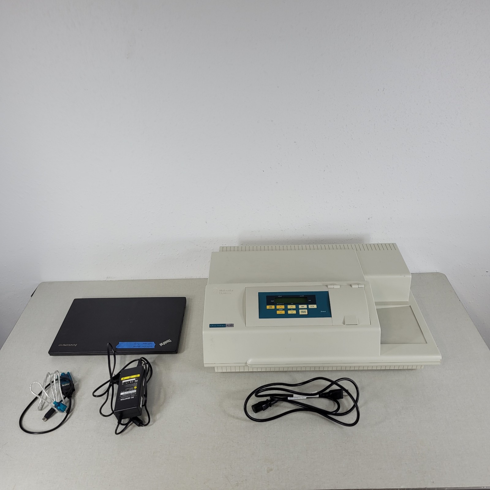 Molecular Devices SpectraMax Plus 384 Microplate Reader w/ PC SoftMax Pro TESTED
