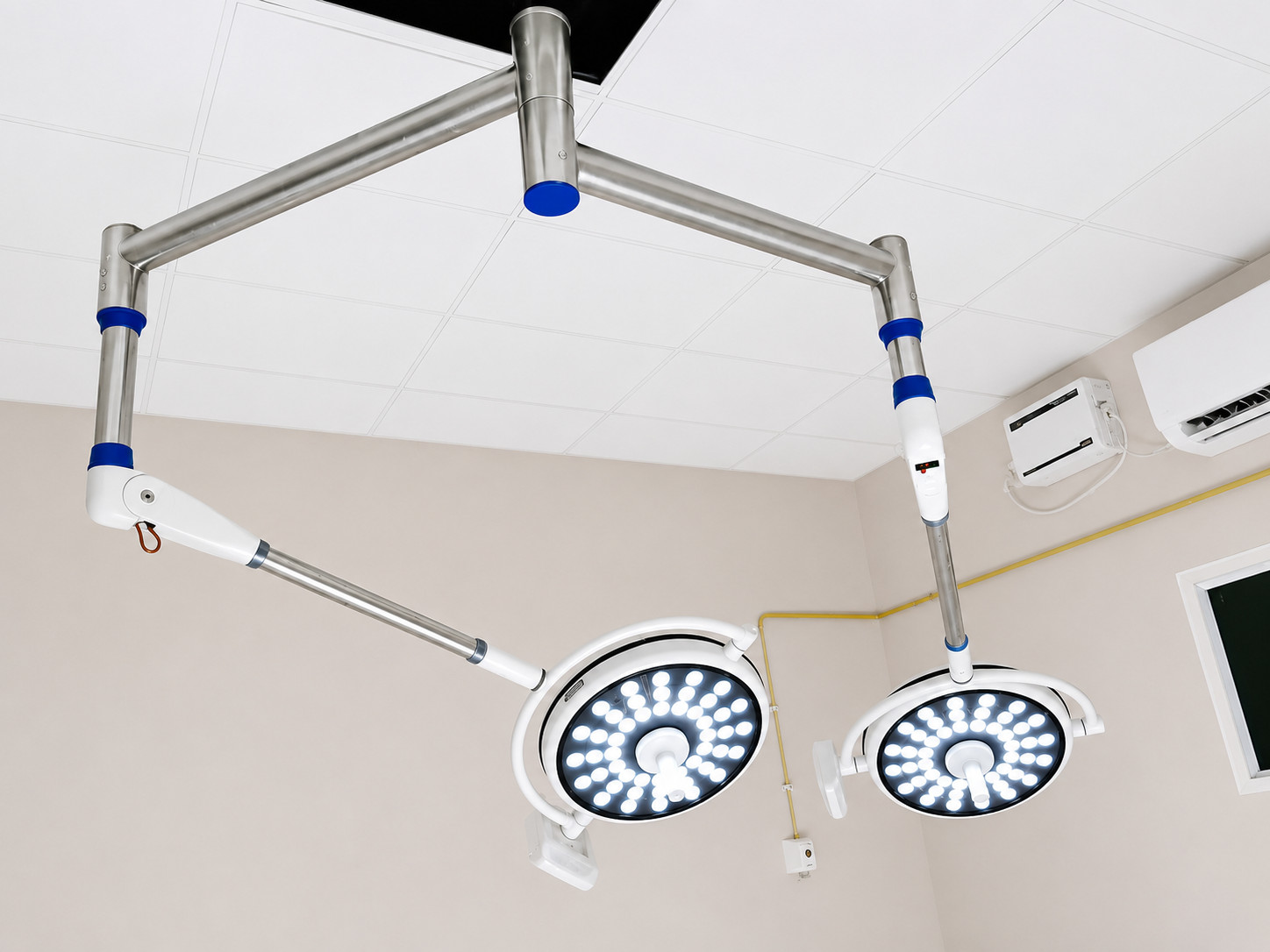 Double Satellite Surgical LED OT Light Operation Theater Light Ceiling-Mounted %