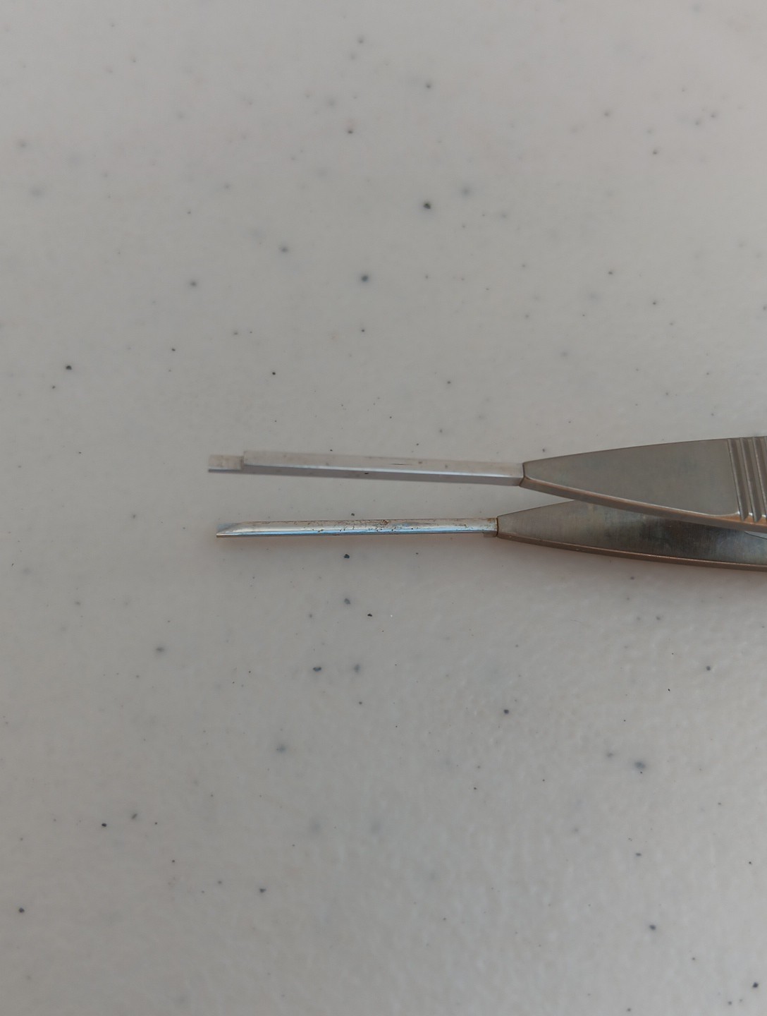 Alcon 560.01 Monarch Loading II Straight Smooth Jaw Forceps Lot F63052